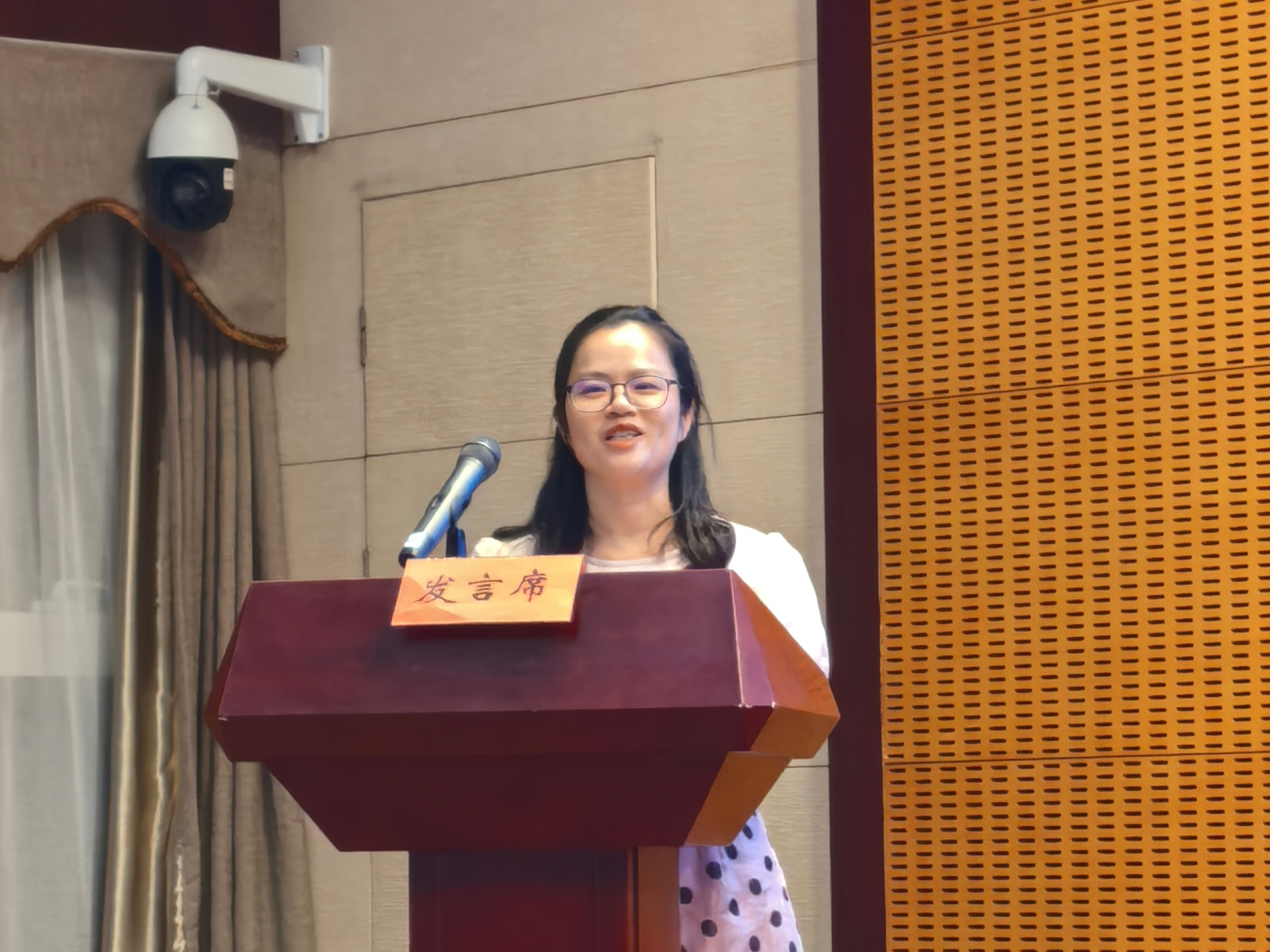 臨滄市人民檢察院第三檢察部主任、四級高級檢察官吳錦花在全國檢察機關第5期職務犯罪檢察專題研修班中作交流發言